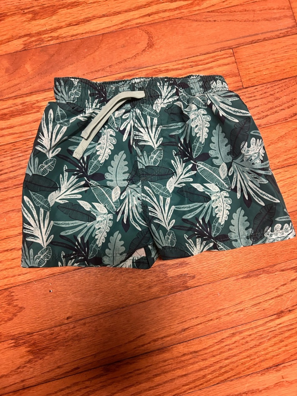 H&M Boys Green and Teal Leaf-Print Swim Trunks, size 1-2y